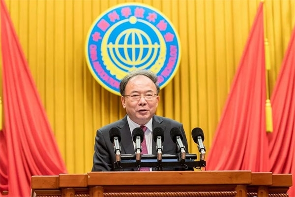 省委常委、市委書記李小敏在開幕式上講話